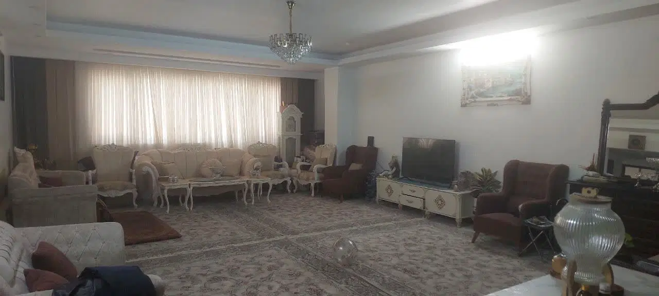 واحد۱۳۵متری_غرق نور_شخصی ساز_لوکیشن ممتاز