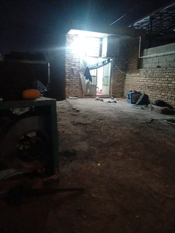 ملک زمین فروشی