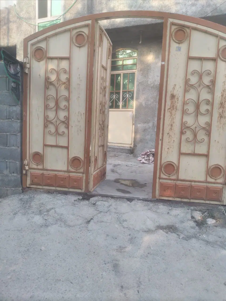 یک دستگاه خانه بنسنجان فرعی  ۸طبقه بالا