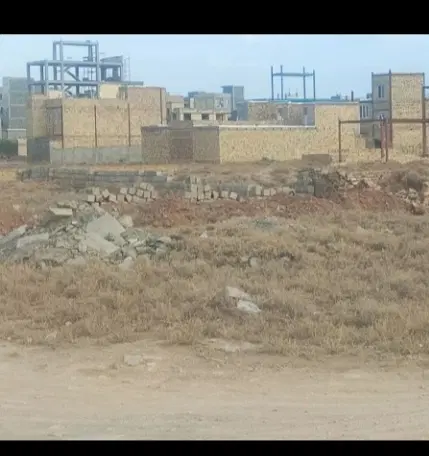 زمین گاو خانه