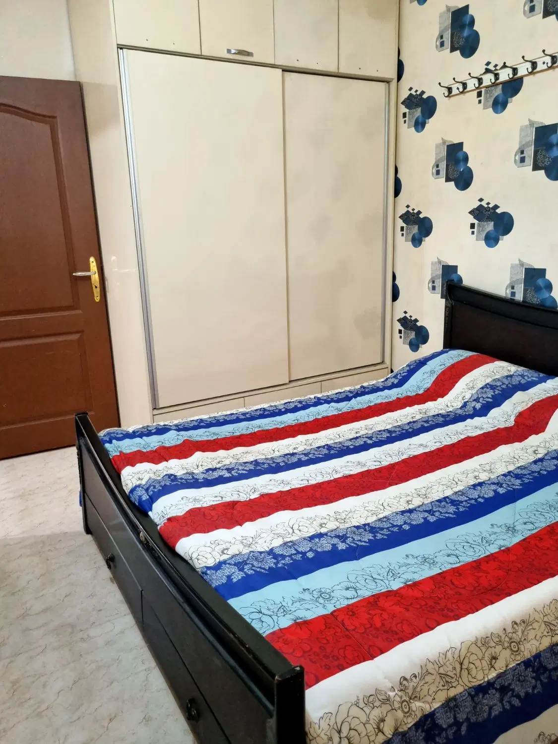 اجاره تکواحدی ۹۵متری فارابی