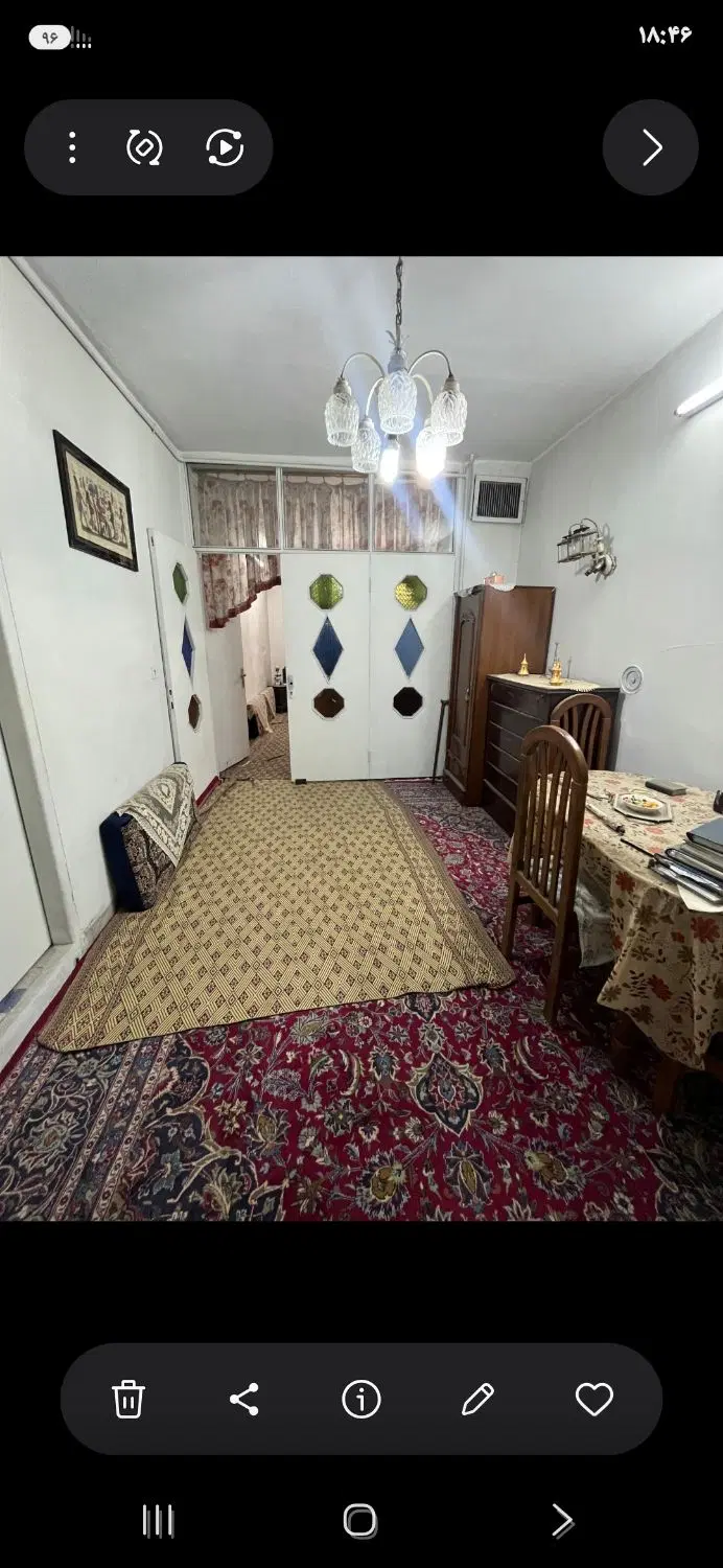 خانه ای در ۳طبقه با یک باب مغازه تجاری ۱۴.۵ متری