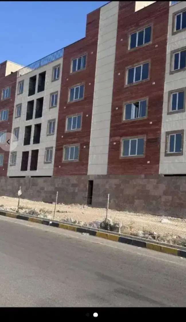 آپارتمان صد متری ماه سنگ