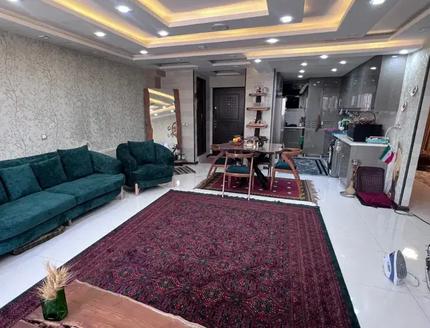 واحد 65متری به همراه 40متر حیاط