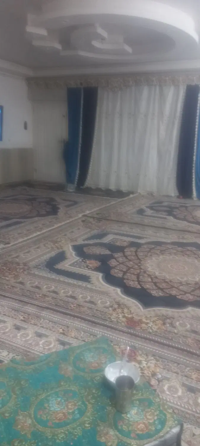 خانه طبقه بالا با همه امکانات