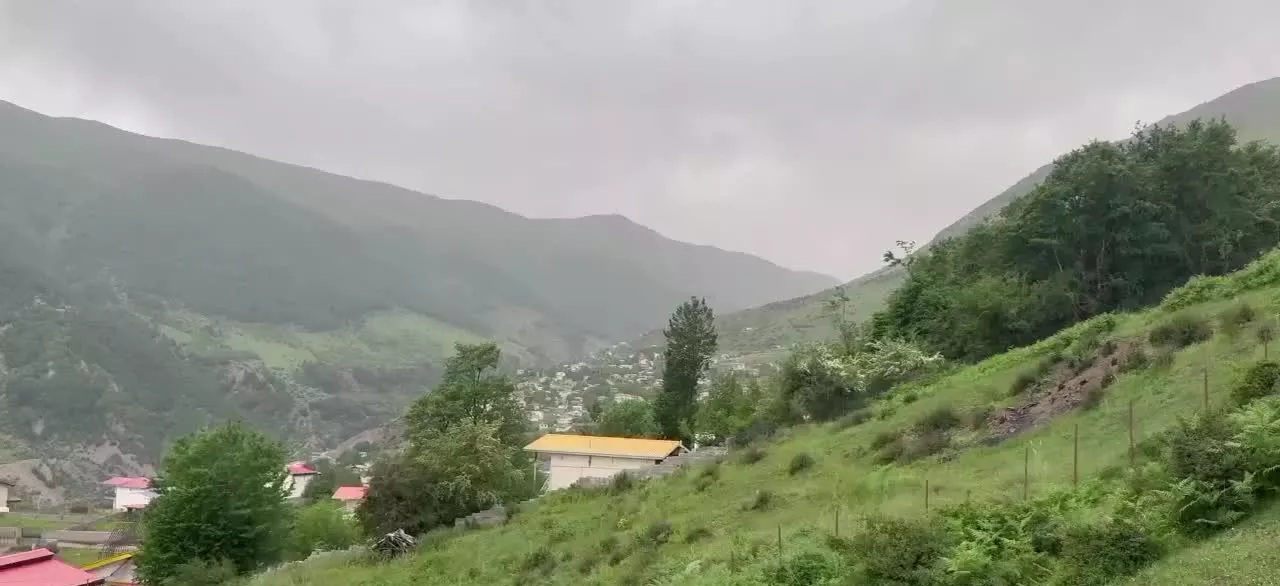 زمین ییلاقی ۴۰۰۰ متر مرزن اباد
