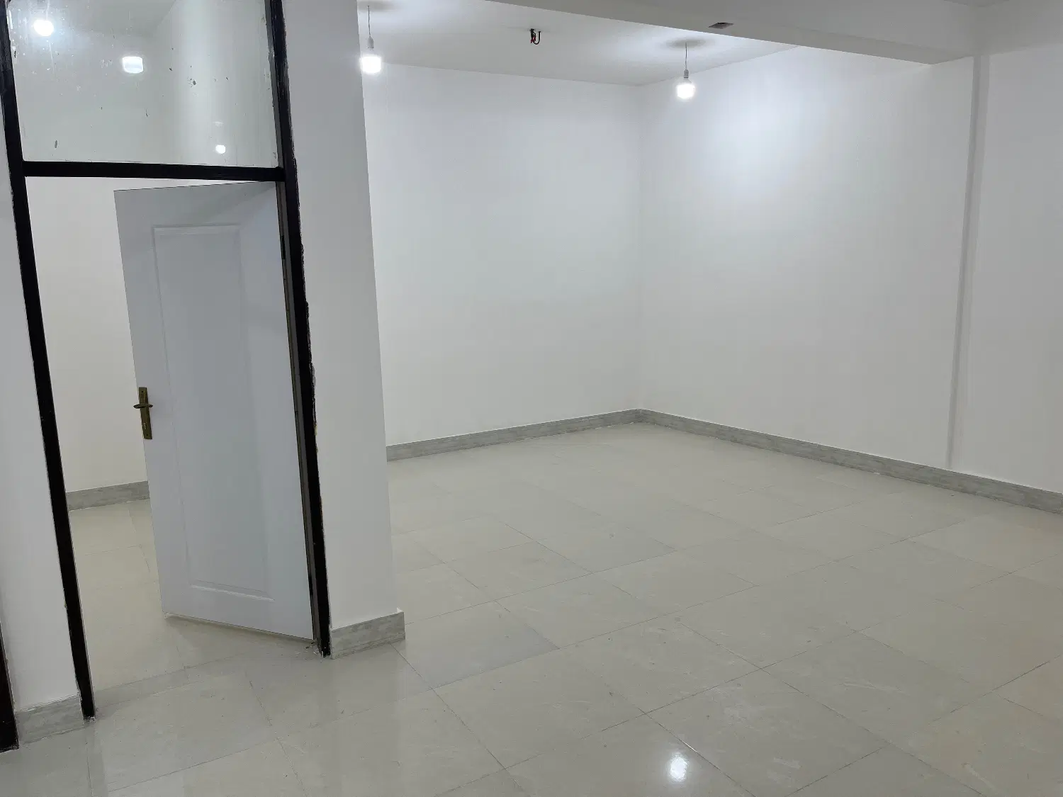 یک باب منزل مسکونی ویلایی
