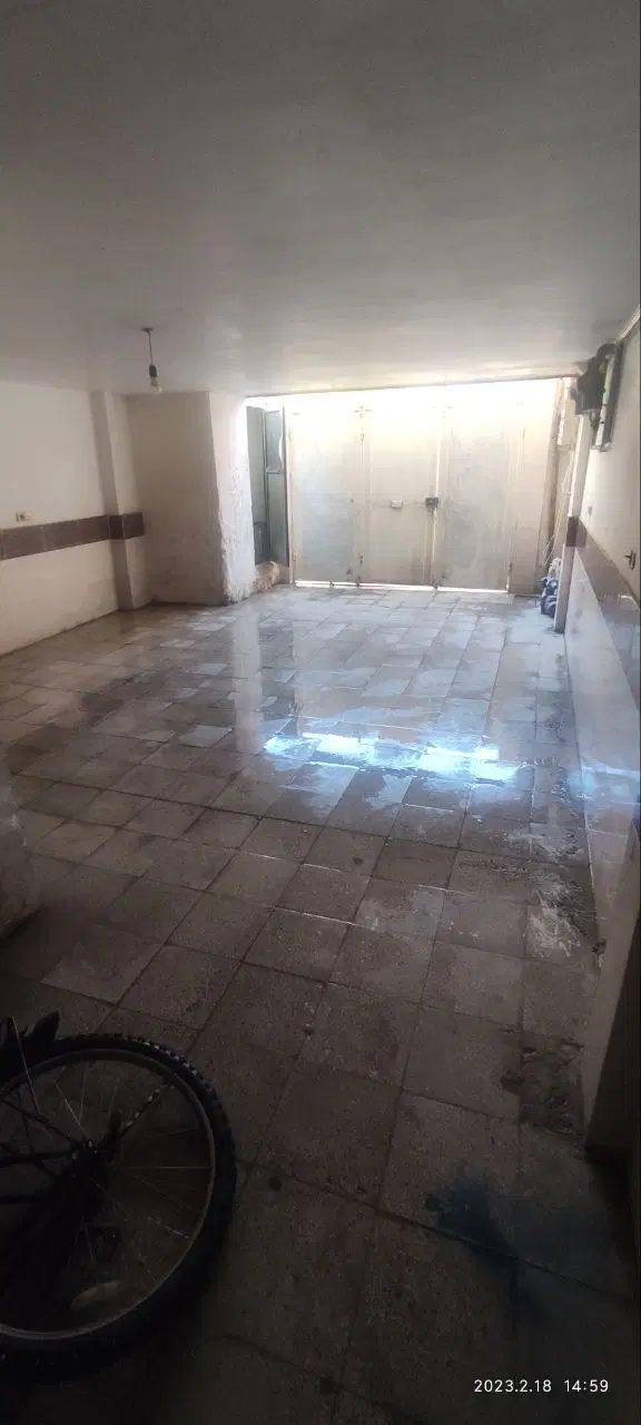 آپارتمان ۳ طبقه تک واحدی با پارکینگ