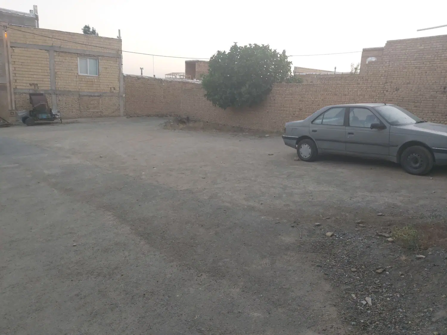زمین دوکله جنوبی شهر ملایر،اماده ساخت