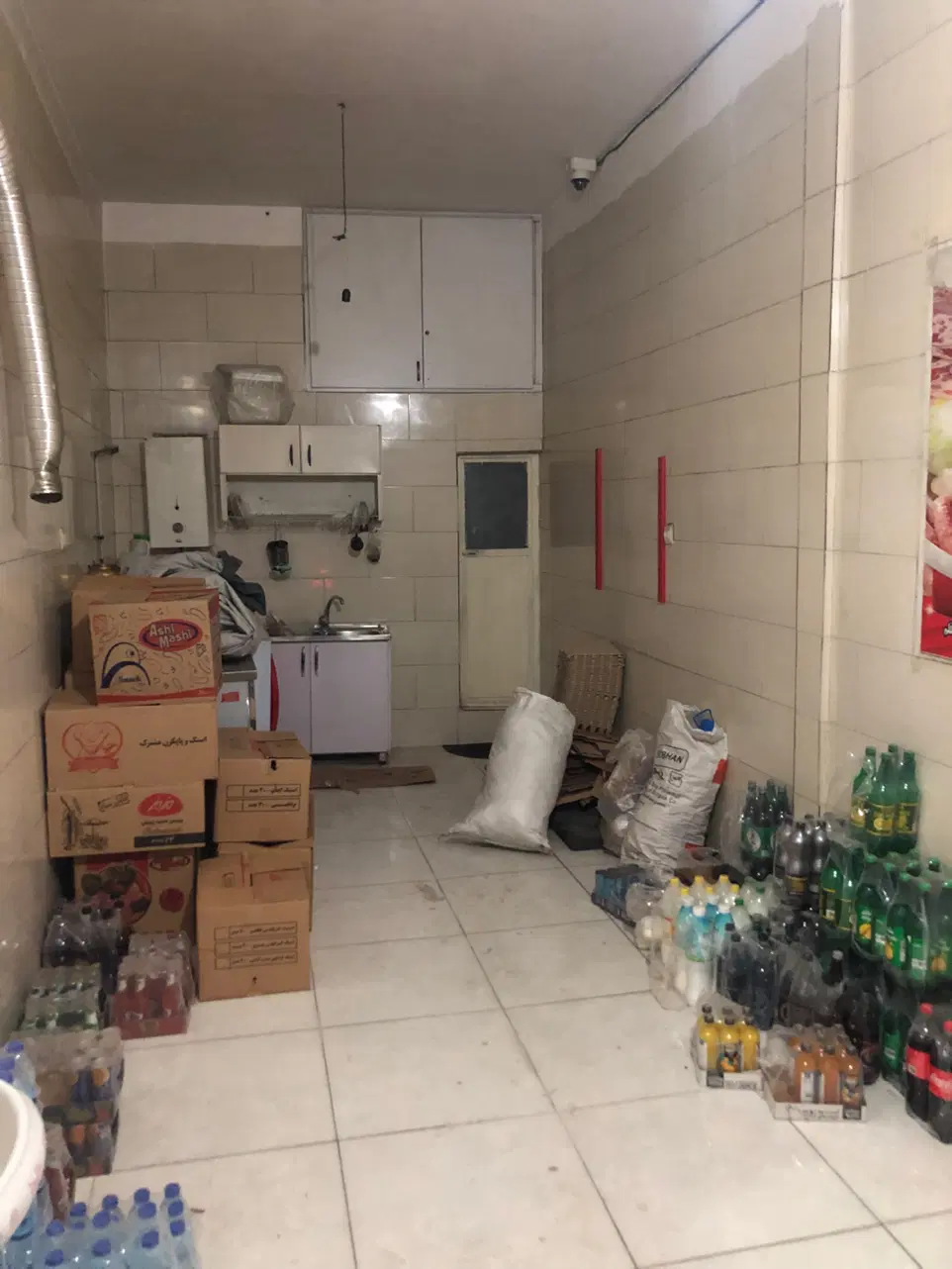 مغازه 22 متری بر خیابان پر رفت آمد   کد 2000