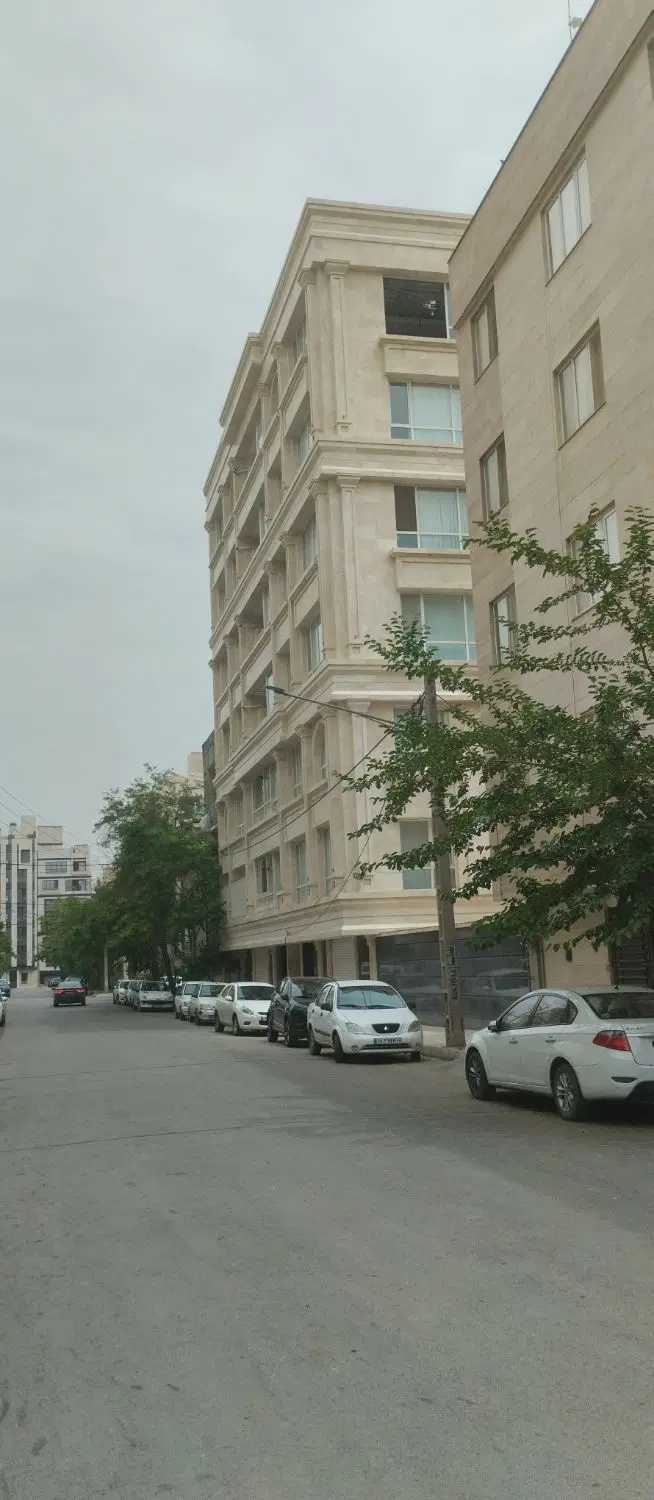 آپارتمان ۱۰۰متری در بهترین لوکیشن خیابان نادر
