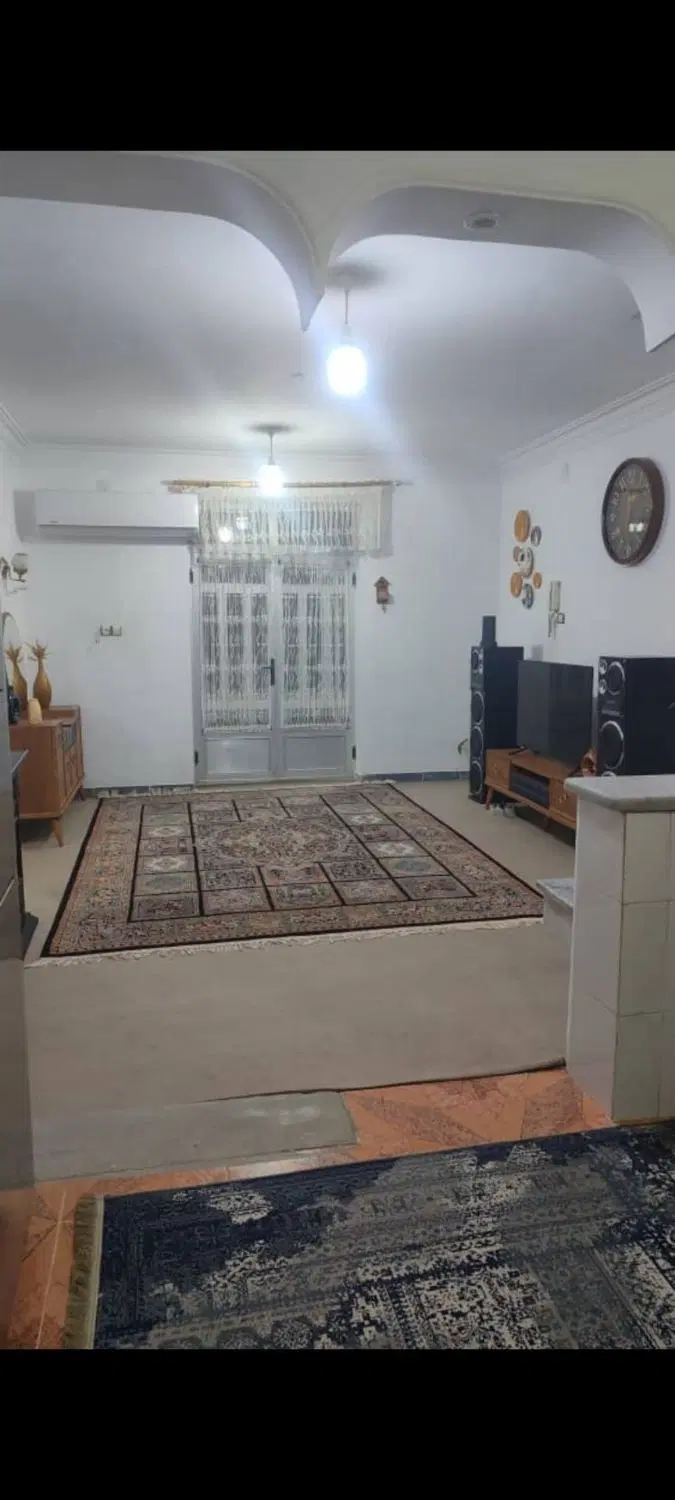 فروش منزل ویلایی به همراه زمین کشاورزی