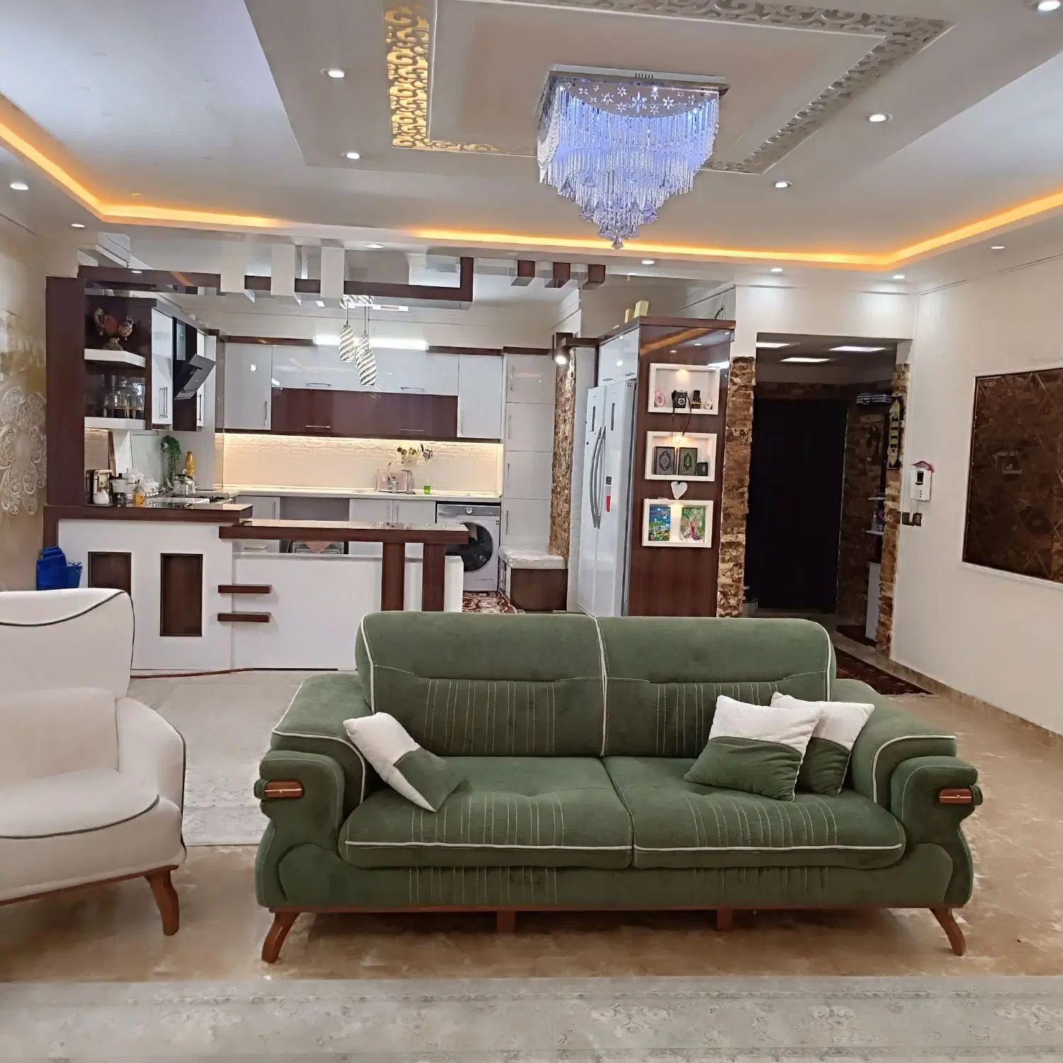 واحد 115 متری، حیاط دار