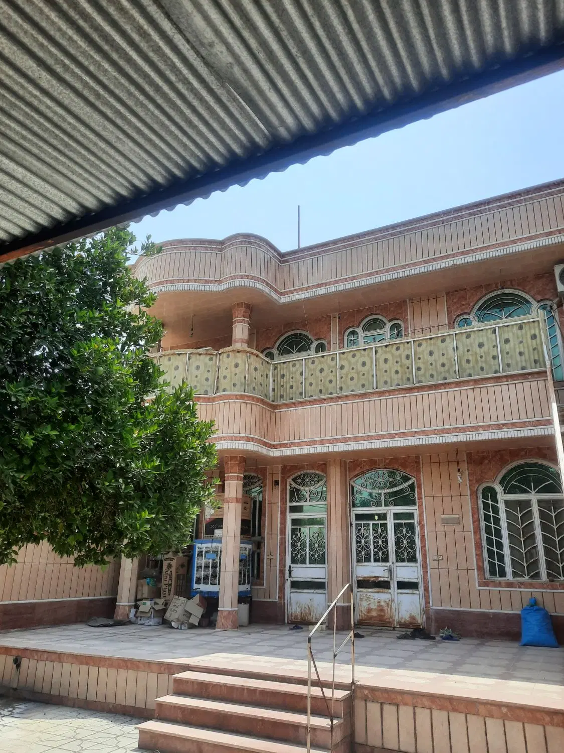 منزل سه خواب  هم کف نبش بلوار هفت تیر