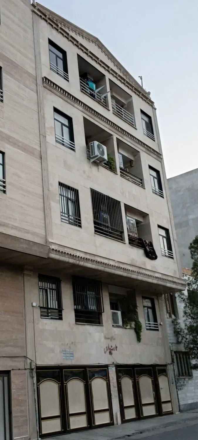 اپارتمان اندرزگو
