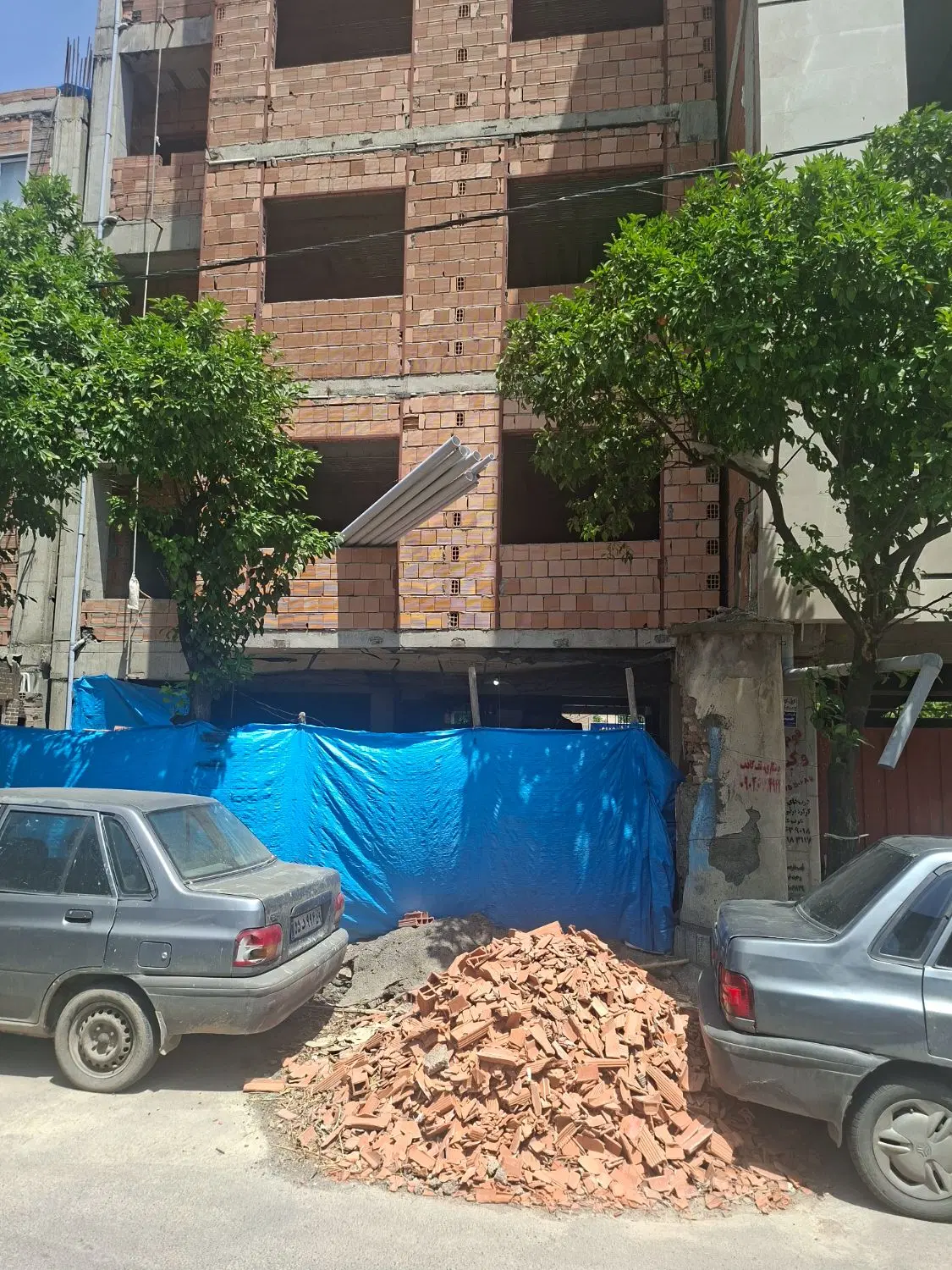 تخریب و فروش خانه کلنگی با وسایل