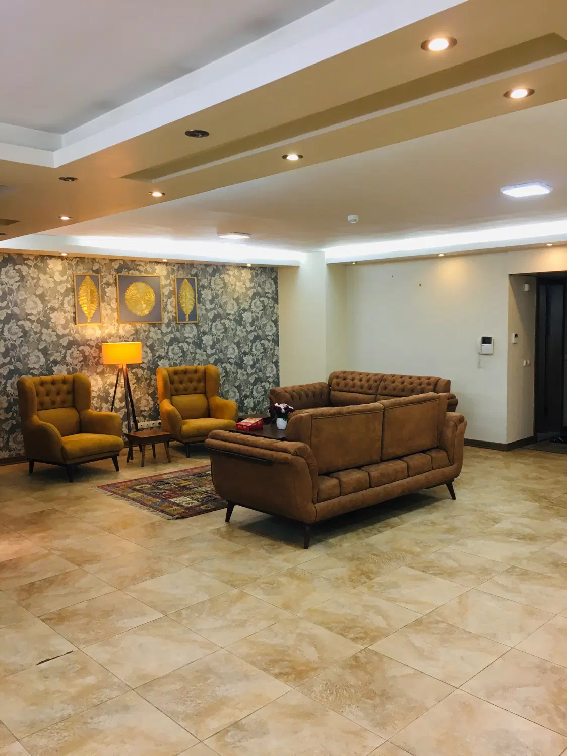 فروش آپارتمان ۱۳۵ متری چهار راه آبشار