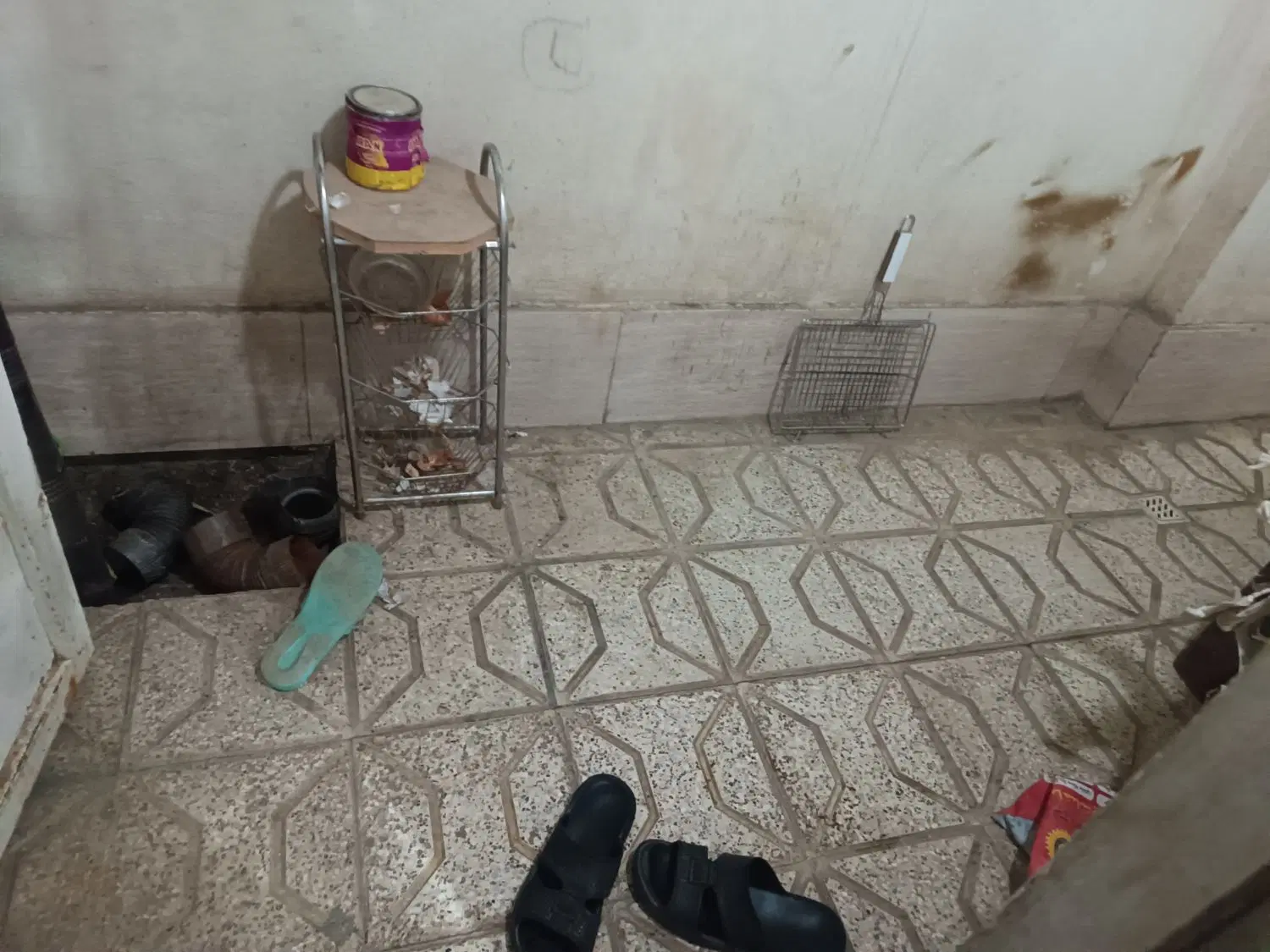 طبقه همکف ۸۰متری امتیازات مستقل کوچه دوطرفه