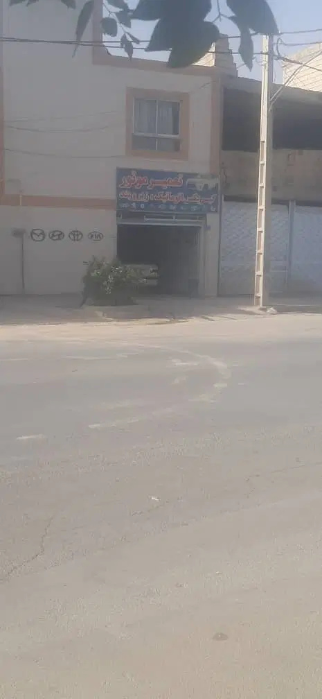 مغازه ۱۰۰ متری بر خیابان شهیدان کاظمی