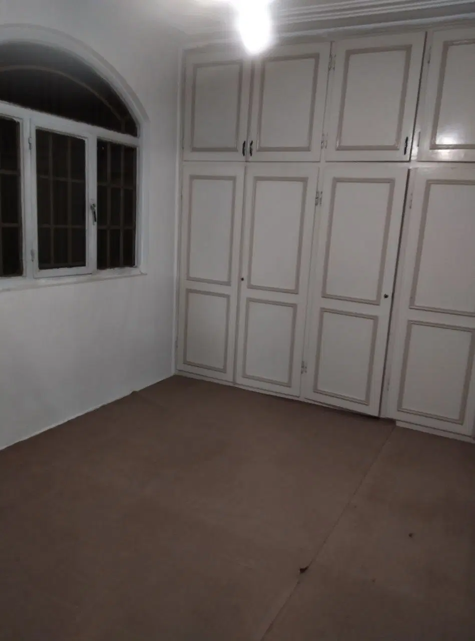 آپارتمان ۱۳۰ متری طبقه دوم دو خواب