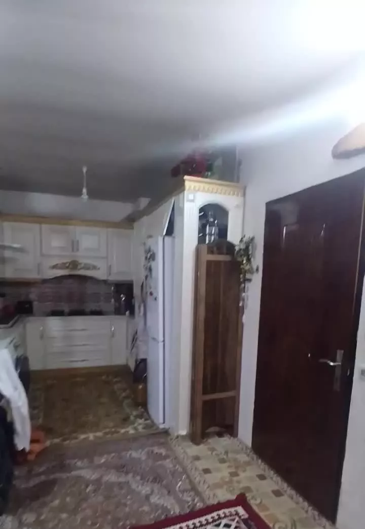 یک واحد۷۰ متری طبقه سوم