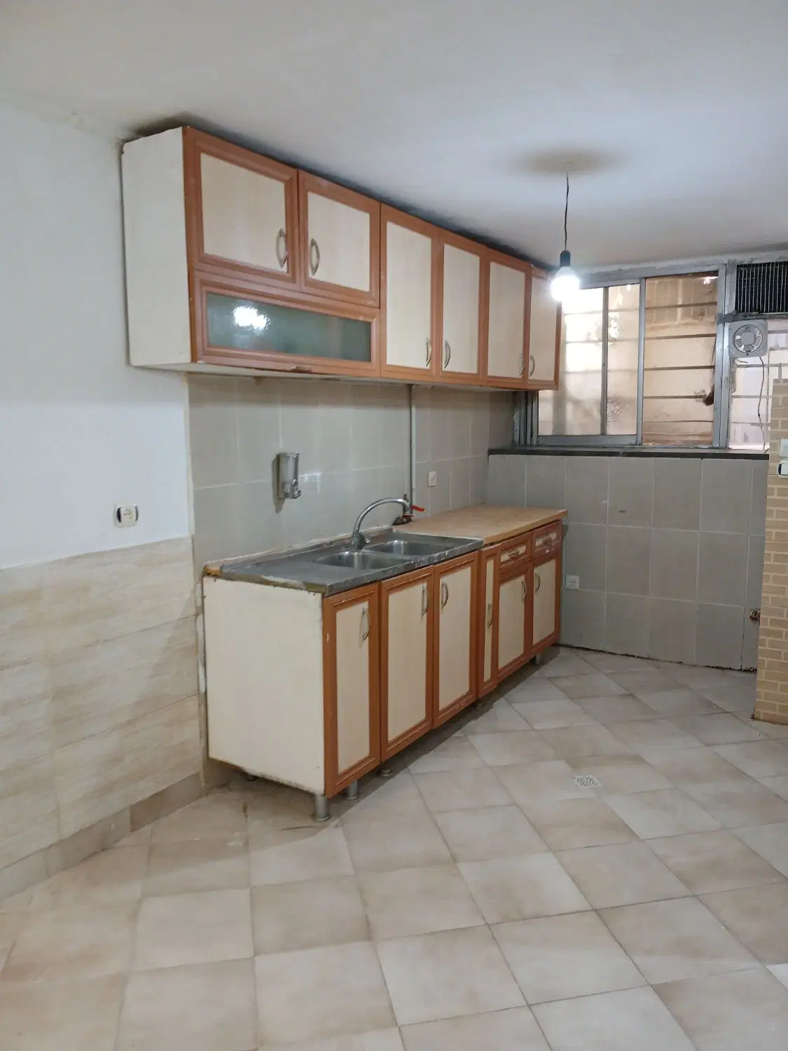 ۴۰ متر _زیر زمین_ حیاط دار _انباری