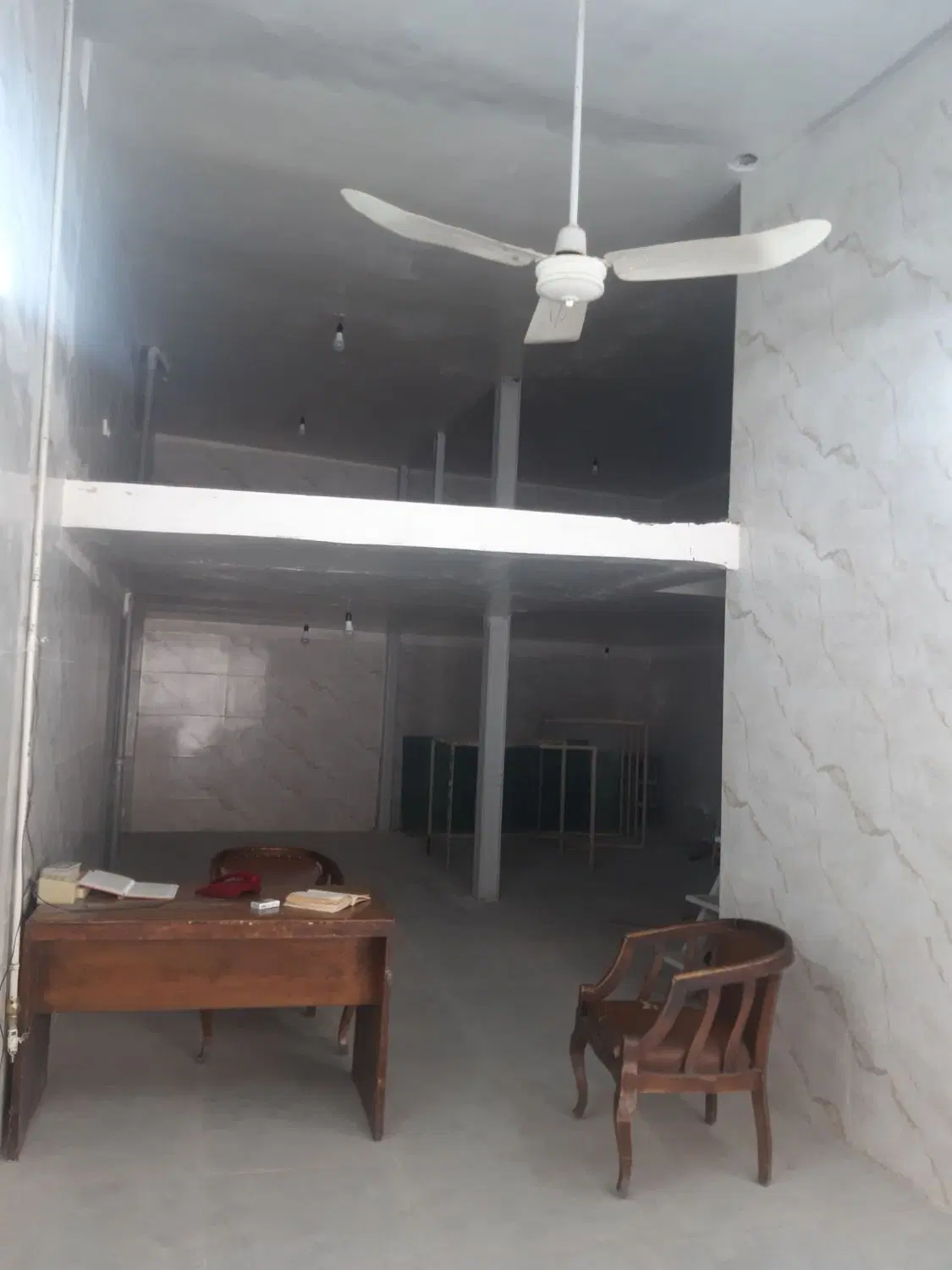 یک باب مغازه سرقفلی