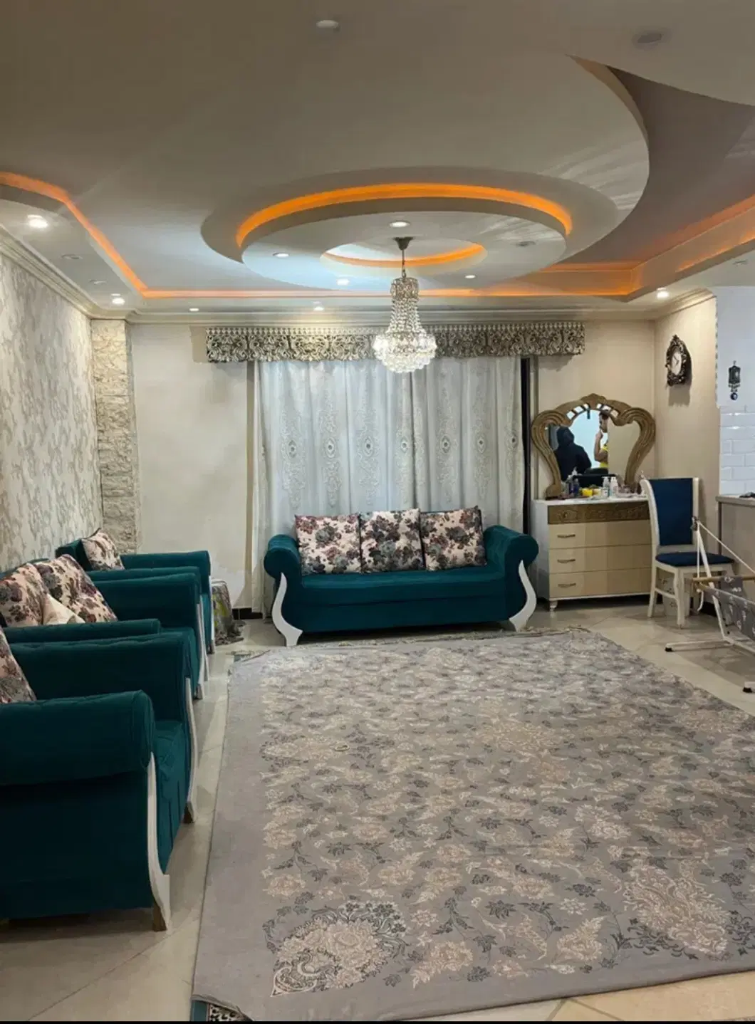 فروش واحد ۱۰۰ متری سند دار