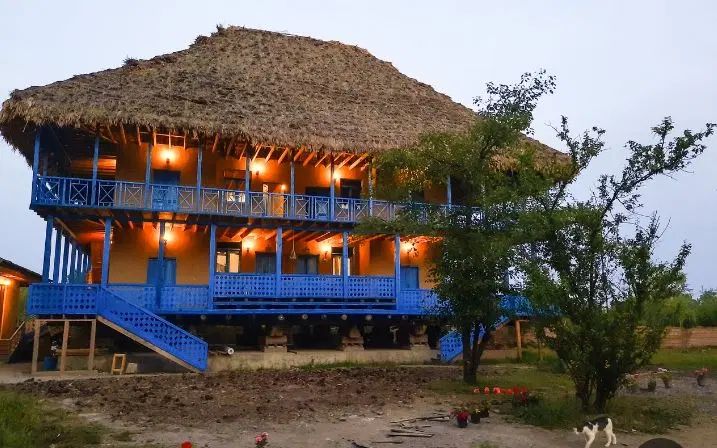 هم خونه خانم یا خانواده با ی فرزند