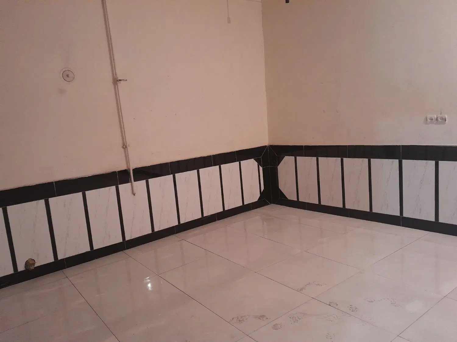 خونه ۱۶۰ متری اشکبوس نادری