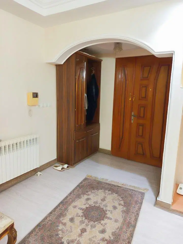 آپارتمان سنددار (خ معلم رشت - ۱۳۰ متری)