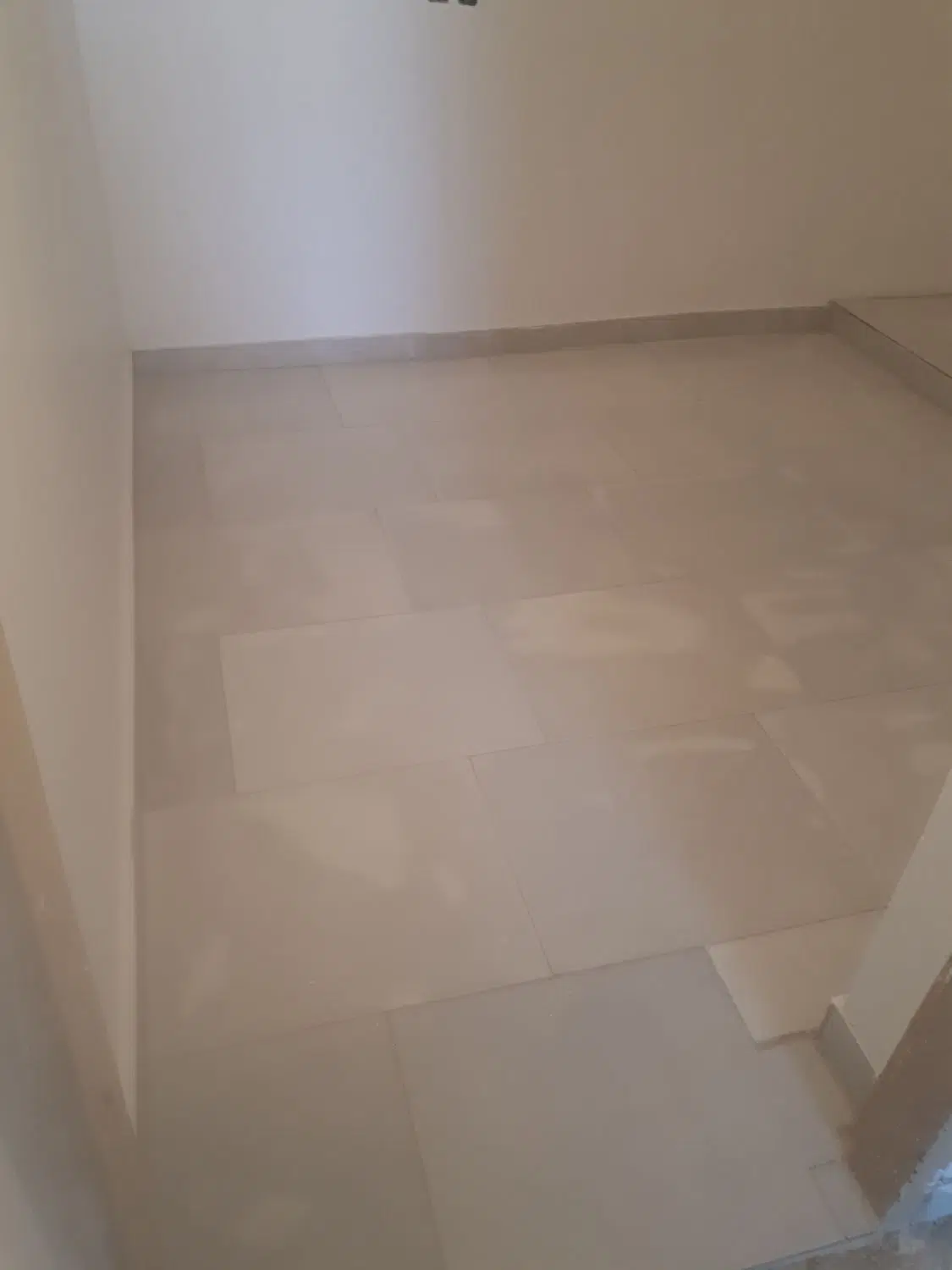 خانه وبلایی ۷۰ متری یک خواب و حال ۲۴ متری