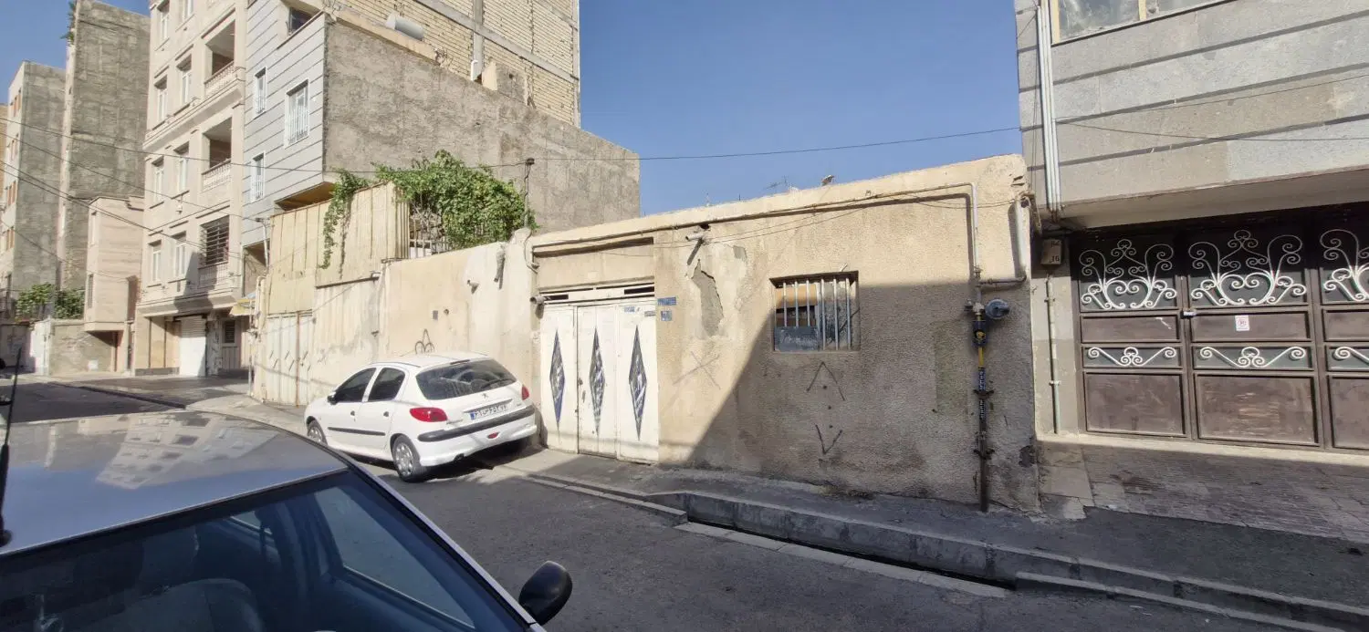 خانه ویلایی ۲۰۰ متری زمین خانه کلنگی
