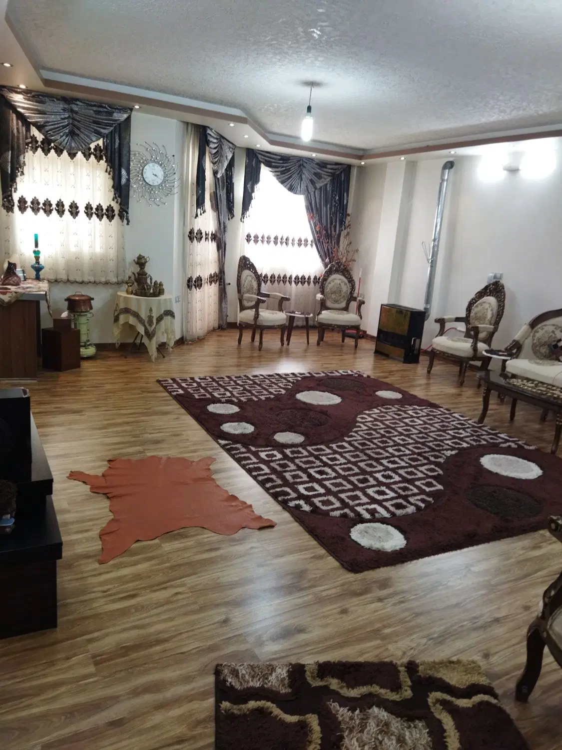 به روز وشیک باهمه امکانات کامل