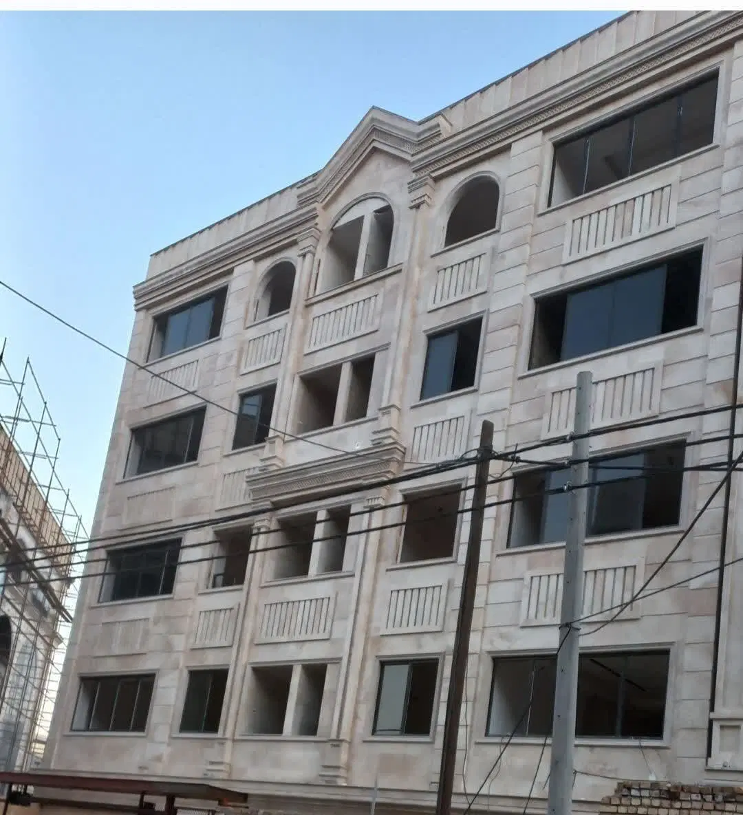 ۱۰۳ متری ایرا البرز بلوار شهروند