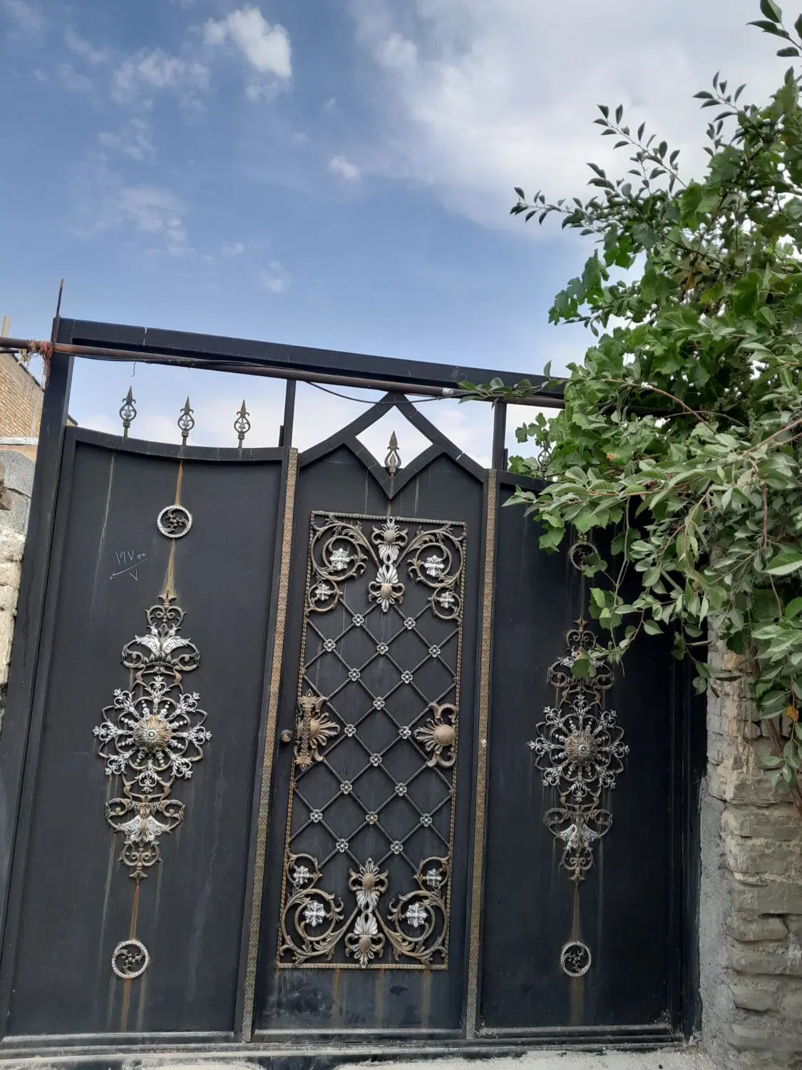 این خونه اجاره داده میشود