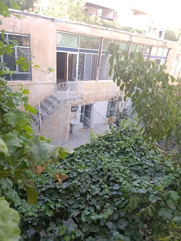 رهن و اجاره داده میشود