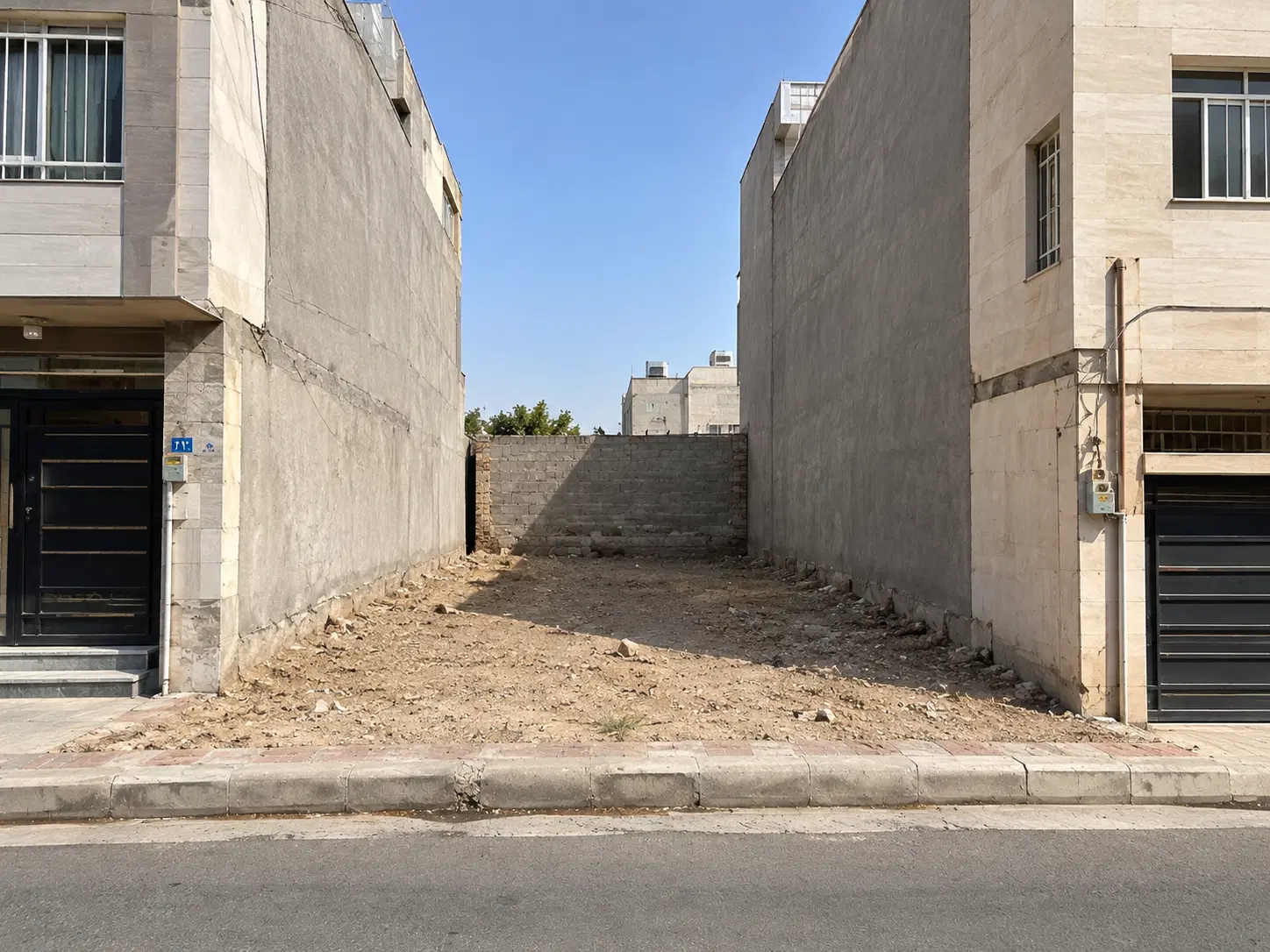 زمین تجاری خیابان دادگاه