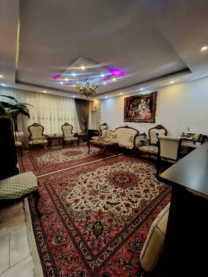 آپارتمان۸۱متری.فول امکانات (بهترین لوکیشن)