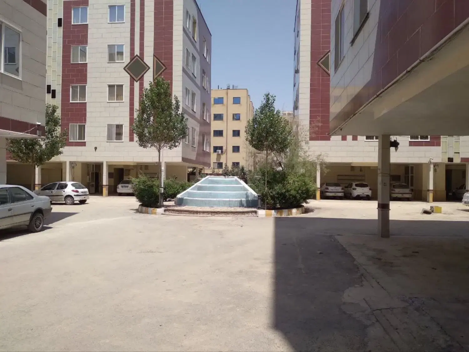 رهن یک واحد آپارتمان در اول سجادیه