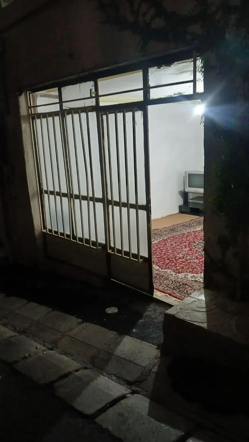 حصارخط ۴ انقلاب ۱۲