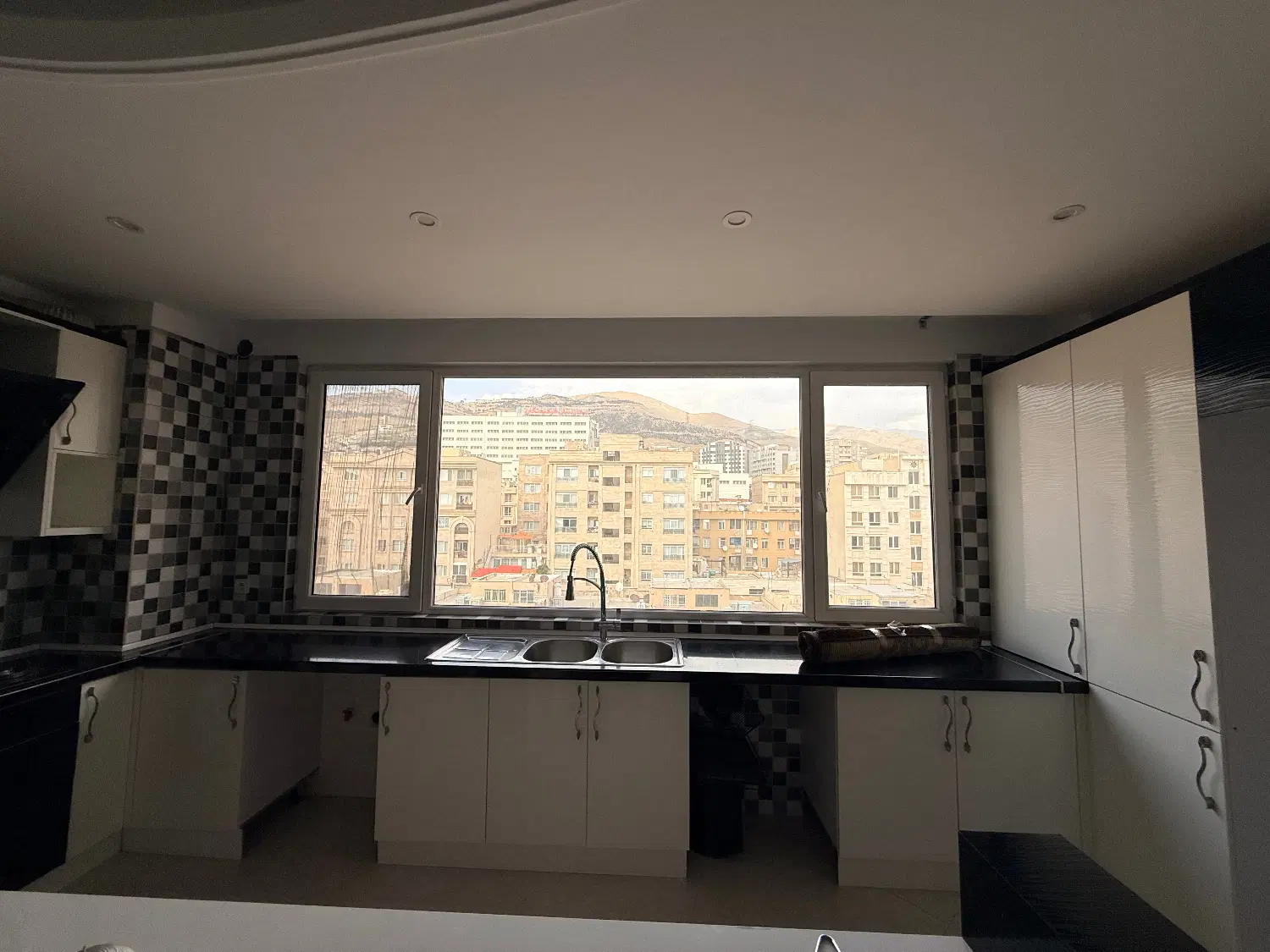 اجاره آپارتمان در سیمون بولیوار