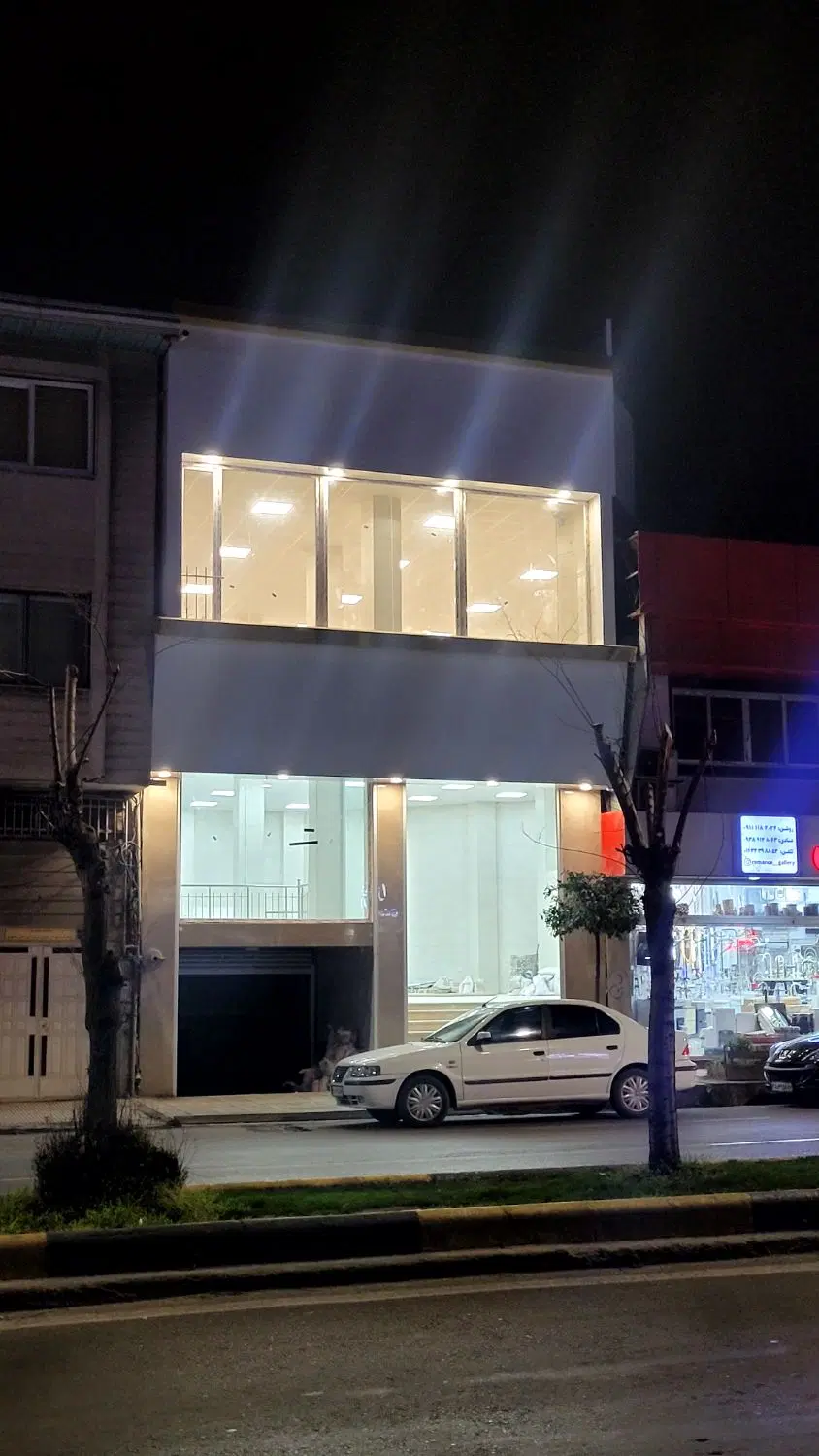 اجاره مغازه ۴۰۰ متری چهارراه دانش