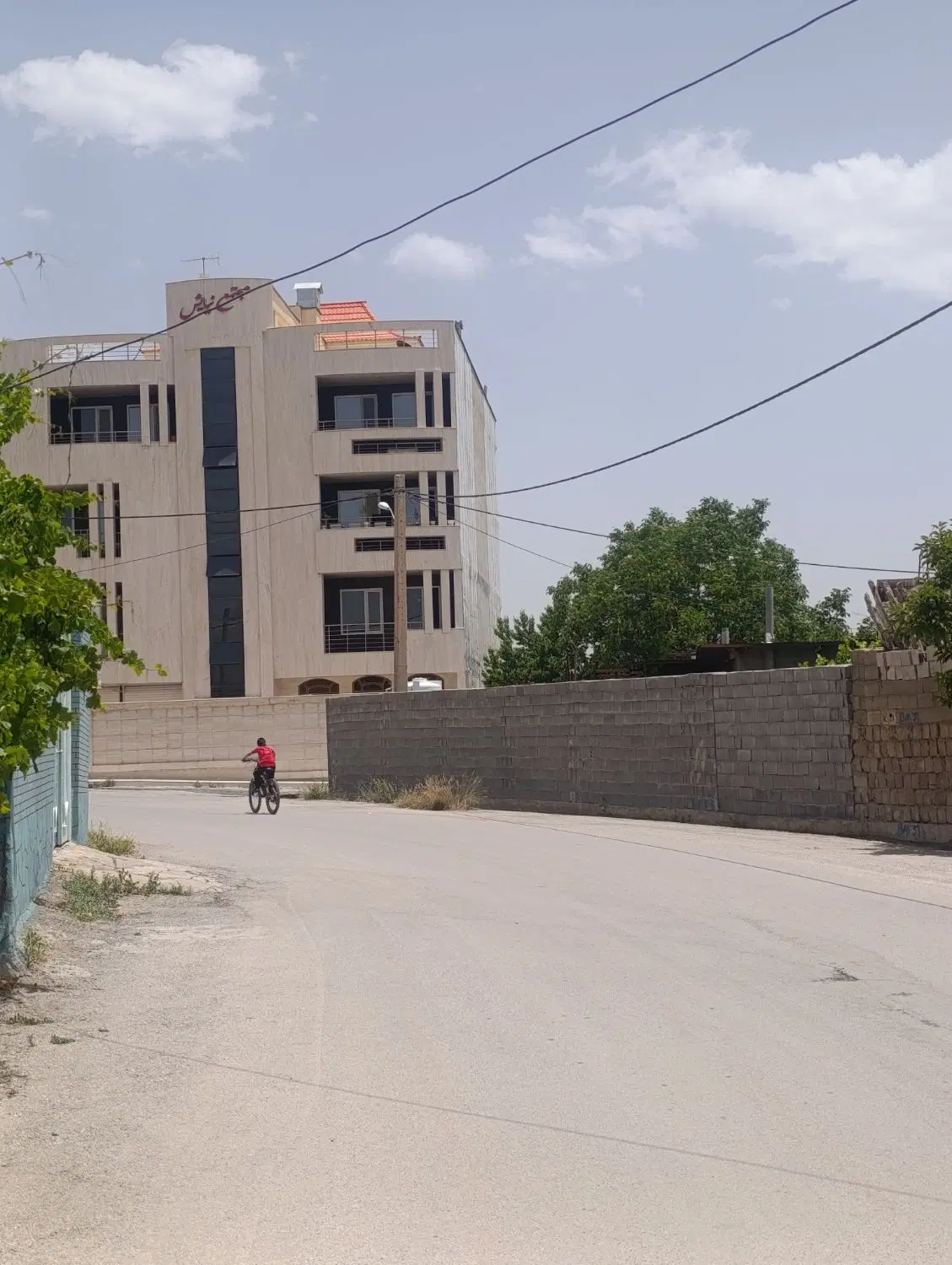 فروش دو دهنه مغازه واقعه در مهریان