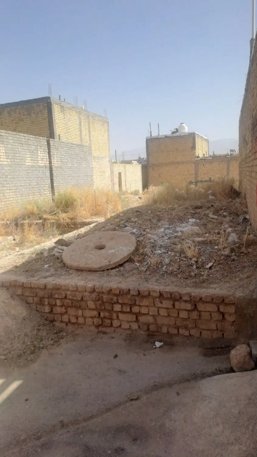 زمین مسنی
