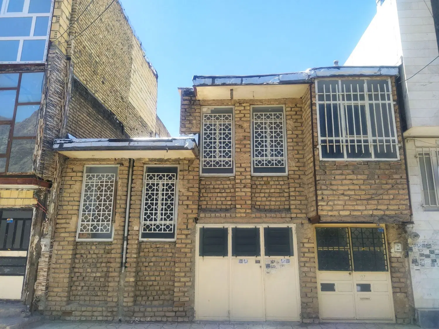 تجاری شهرک اول ظفر