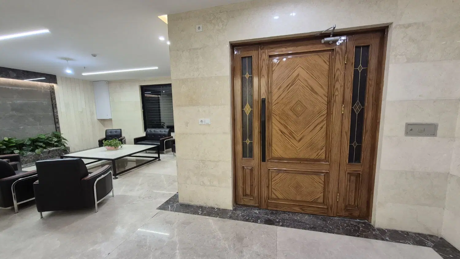 ۲۲۰ متر آپارتمان صفر ، سند آماده انتقال