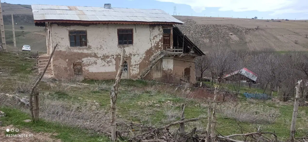 زمین مسکونی و خانه ی کلنگی
