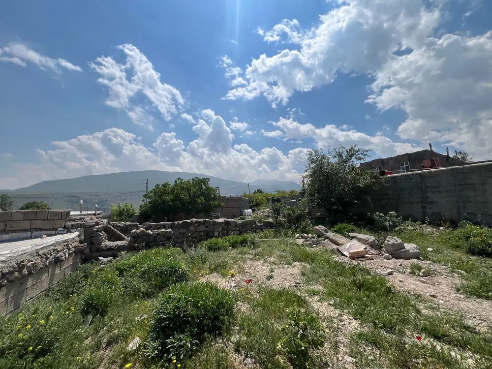 زمین آقبلاغ