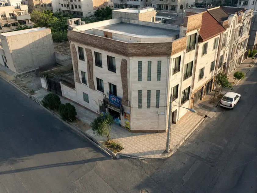 ۳۶۵ متر ویلایی فاز۵اندیشه ۳طبقه مجزا با تجاری دوبر